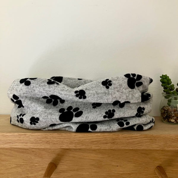 The Abella Snood Paw Print Grey has a fun pet loving print and will keep you cosy and warm