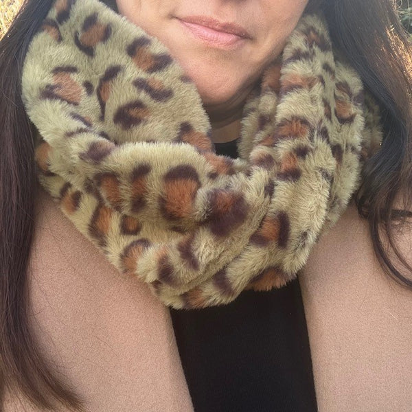 The Cita Snood Leopard Print Khaki in this gorgeously soft faux fur is cosy & warm