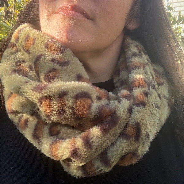 The Cita Snood Leopard Print Khaki in this gorgeously soft faux fur is cosy & warm