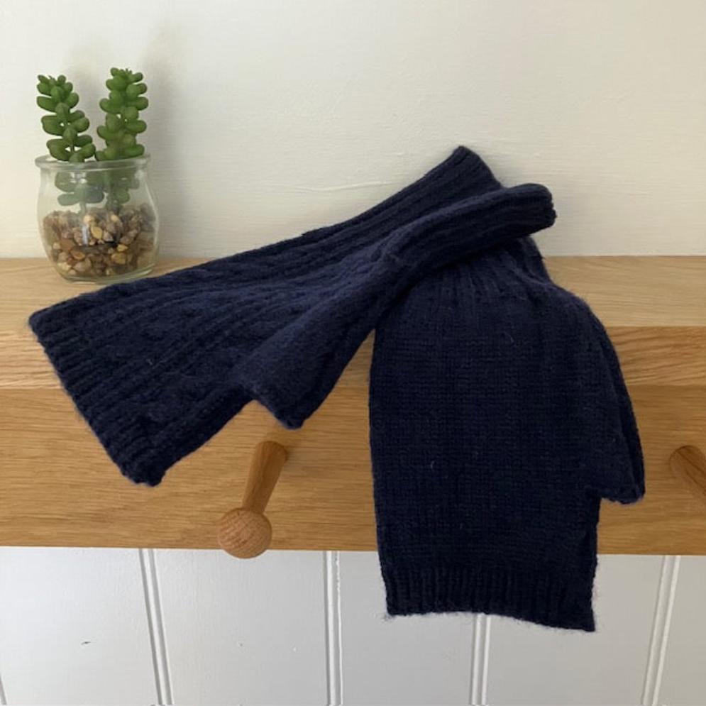 Agnes Knitted Wrist Warmer Gloves Navy are a super stylish and cosy fingerless gloves