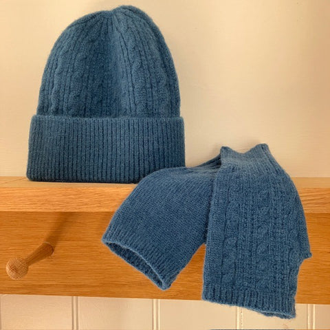 The Agnes Hat & Fingerless Gloves Denim are the ideal cosy set for school runs, winter walks and shopping trips.
