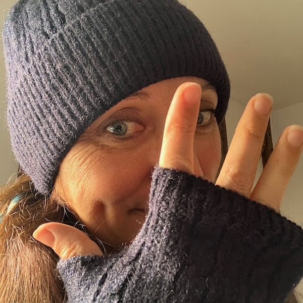 The Agnes Hat & Fingerless Gloves are the ideal set for cold winter days 