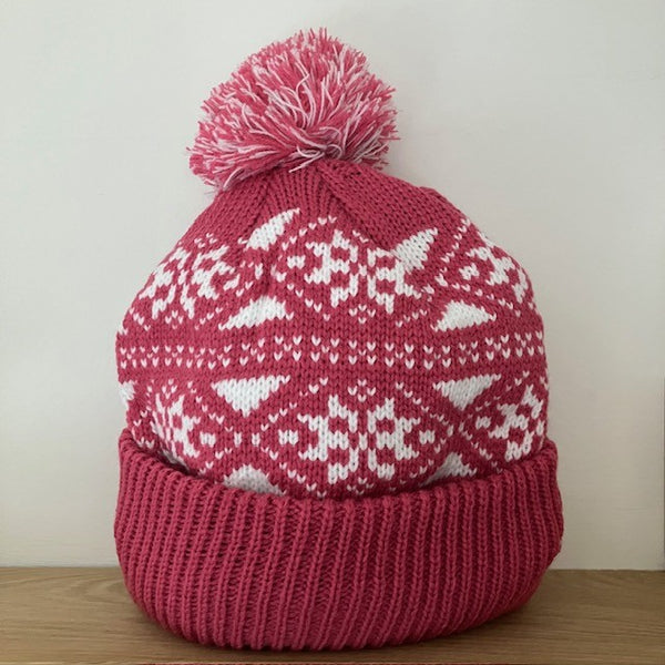 The Alva Hat Pink is a super warm and cosy, ideal for keeping kids warm in the cold weather