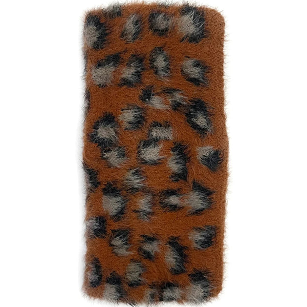 The Amie Leopard Print Head Warmer Rust will keep you cosy, warm and looking fabulous in this leopard print pattern