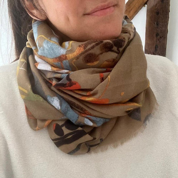 The Autumn Scarf is a fabulous celebration of the leaves and colours of Fall