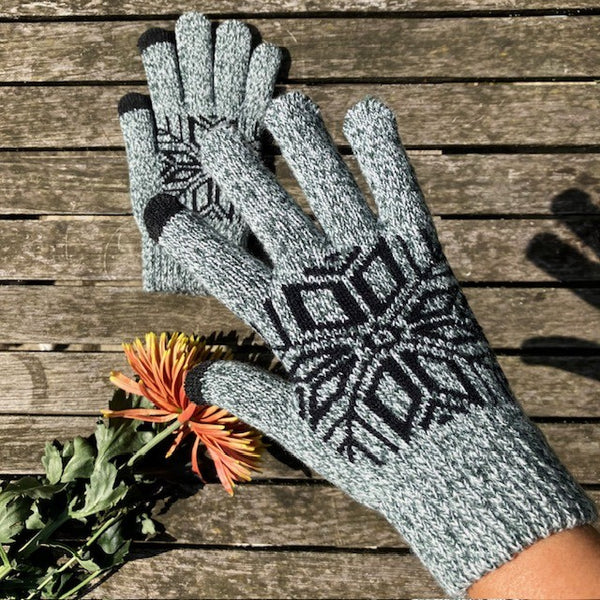 The Birger Unisex Gloves Grey & Black are a fabulous Scandinavian design that will keep your hands super warm and cosy