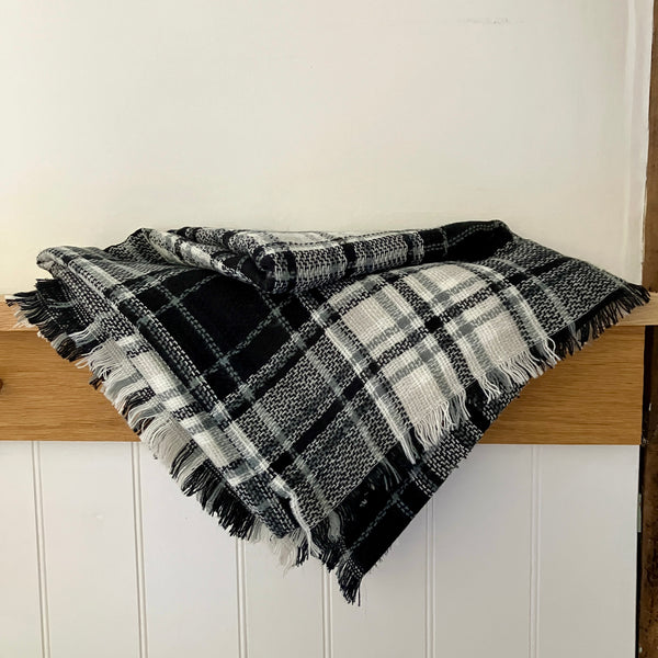 The Bonnie Scarf is an ideal monotone black and white colourway