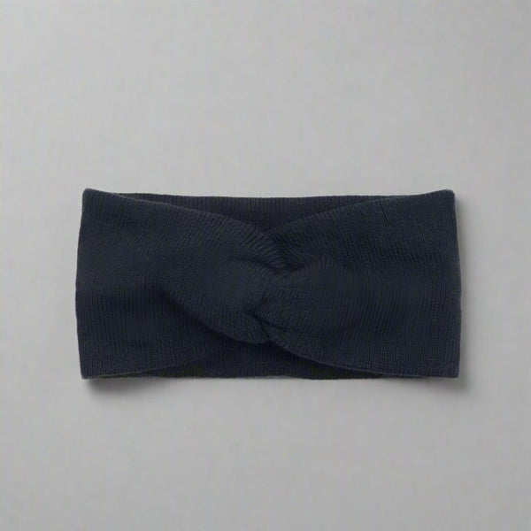 The Chloe Headband Black is a fabulous on-trend and cosy hair accessory