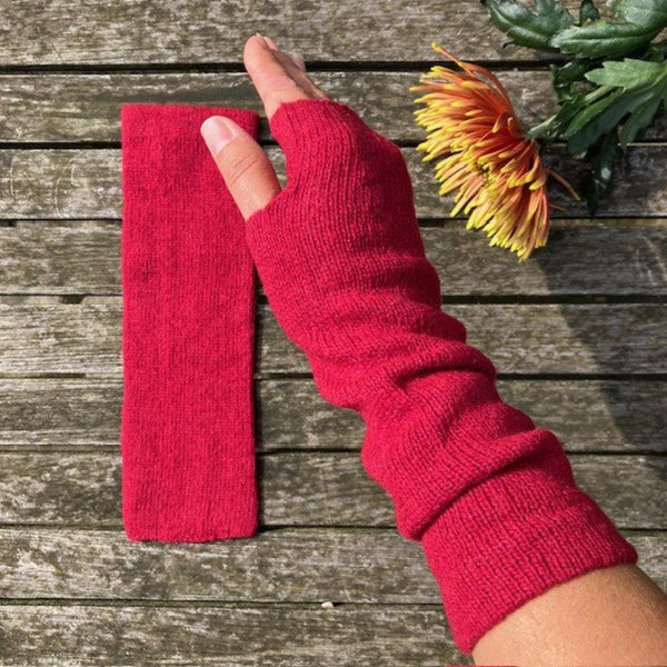 The Elsie Wrist Warmers Ruby are the perfect cosy accessory if you want all your fingers free, but still have lovely warm hands