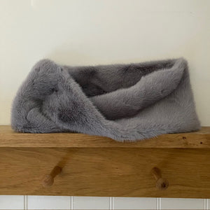 The Estelle Faux Fur Snood Grey is the perfect is an on-trend style with luxurious cosy warmth