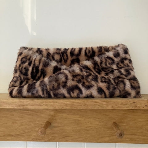 The Estelle Faux Fur Snood Leopard Print is an on-trend style with luxurious cosy warmth