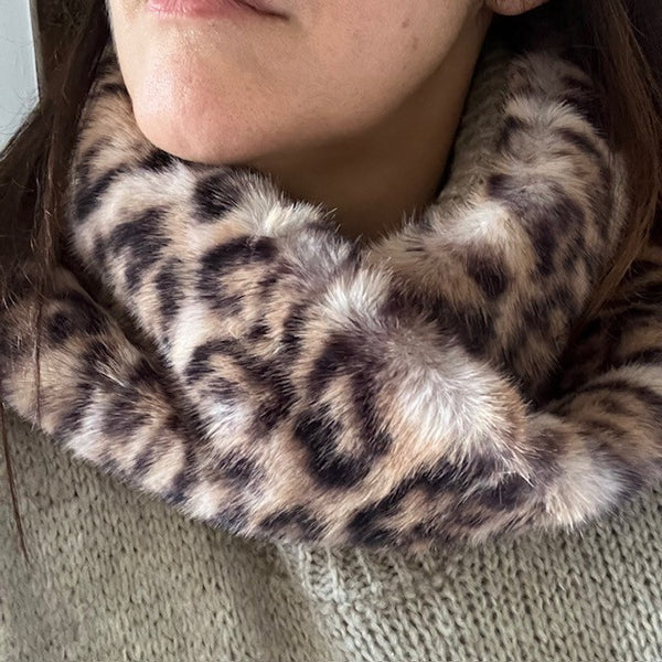 The Estelle Faux Fur Snood Leopard Print is an on-trend style with luxurious cosy warmth