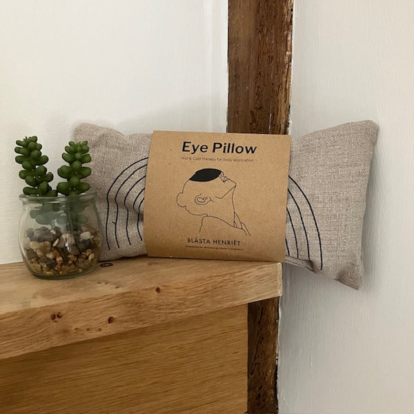 Eye Pillow Natural is a wonderfully cosy and relaxing weighted eye pillow