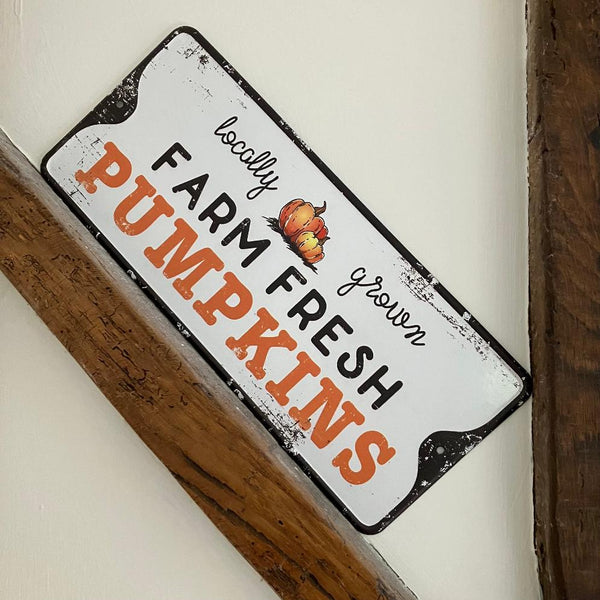 The Farm Fresh Pumpkins Sign is ideal if you are looking at adding some Autumn inspired details to your cosy home this fall