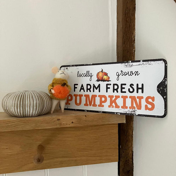 The Farm Fresh Pumpkins Sign is ideal if you are looking at adding some Autumn inspired details to your cosy home this fall