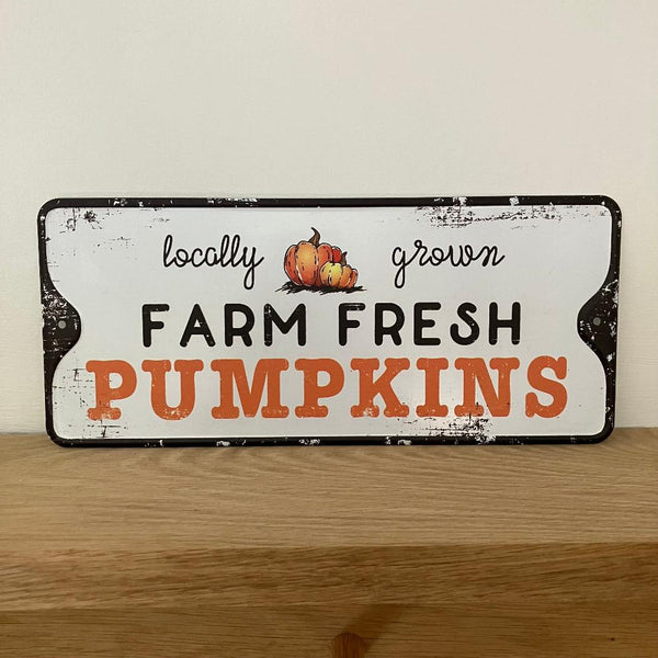 The Farm Fresh Pumpkins Sign is ideal if you are looking at adding some Autumn inspired details to your cosy home this fall