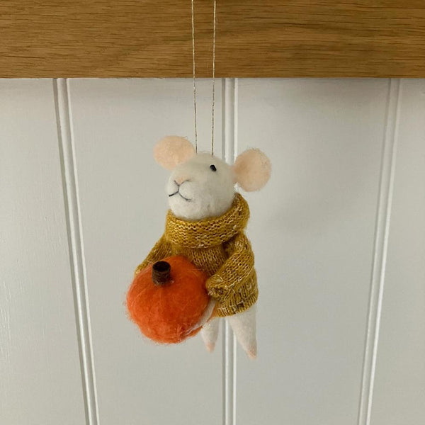 Introducing "Maple Mouse" Felt Friends make thoughtful gifts and cosy home decor