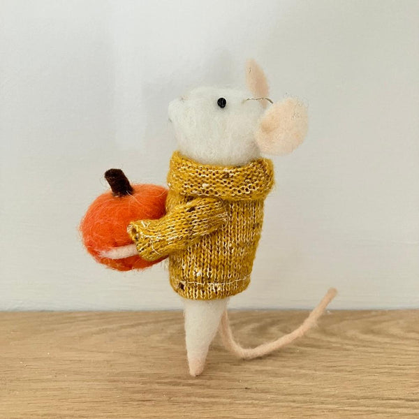 Introducing "Maple Mouse" Felt Friends make thoughtful gifts and cosy home decor