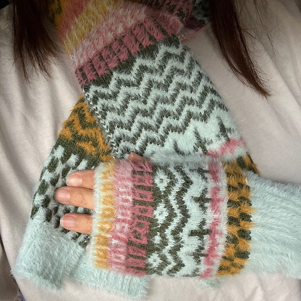 The Heather Wrist Warmers are ideal for cold hand sufferers