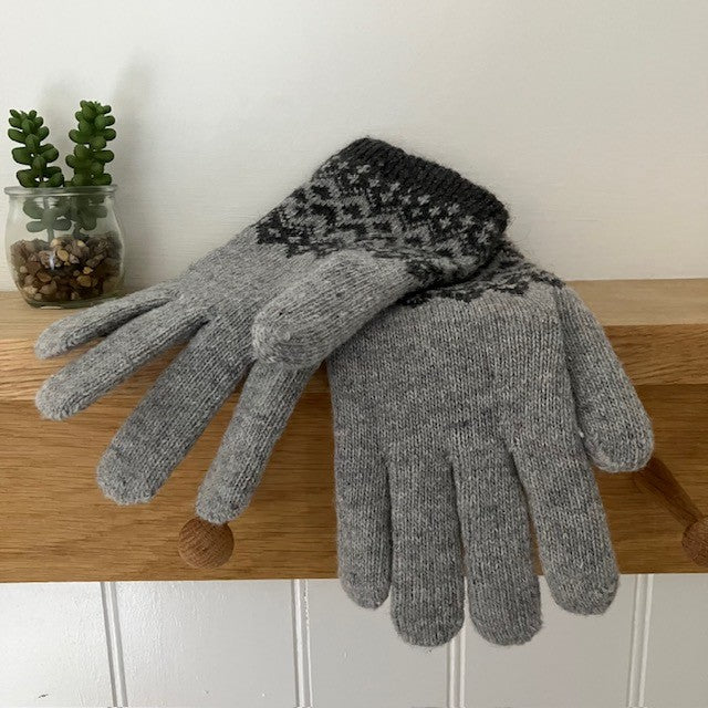 The Hilde Gloves Light Grey & Dark Grey are a wonderful warm and Nordic designed glove with a double layer knit