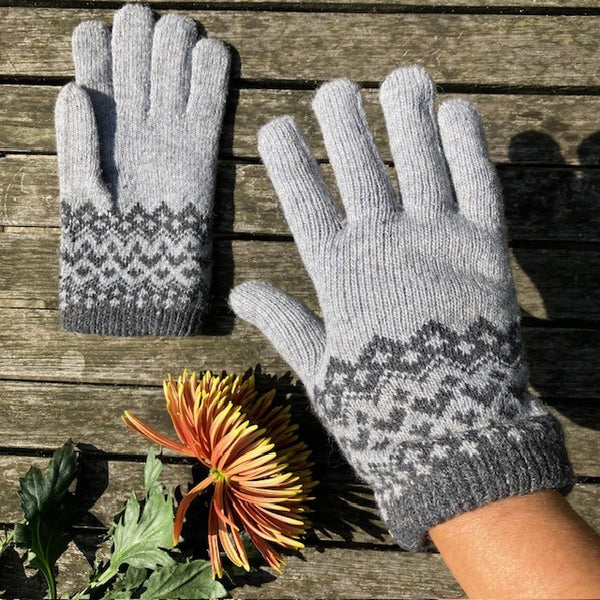 The Hilde Gloves Light Grey & Dark Grey are a wonderful warm and Nordic designed glove with a double layer knit