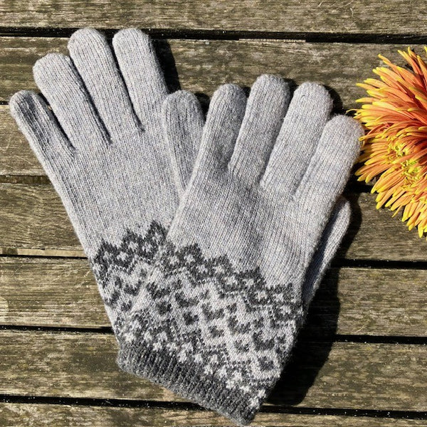 The Hilde Gloves Light Grey & Dark Grey are a wonderful warm and Nordic designed glove with a double layer knit