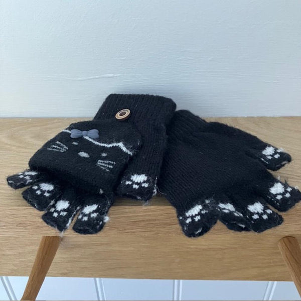 Kitty Mittens Black are wonderful fingerless gloves with overlapping finger warmers, ideal for toddlers