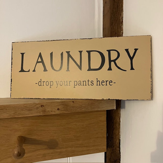 Anjoes Targa In Metallo Vintage Con Scritta 'Drop Your Pants Here Laundry Service' – 20,3x30,5 Cm, Decorazione Da Parete Per Casa, Garage, Ufficio