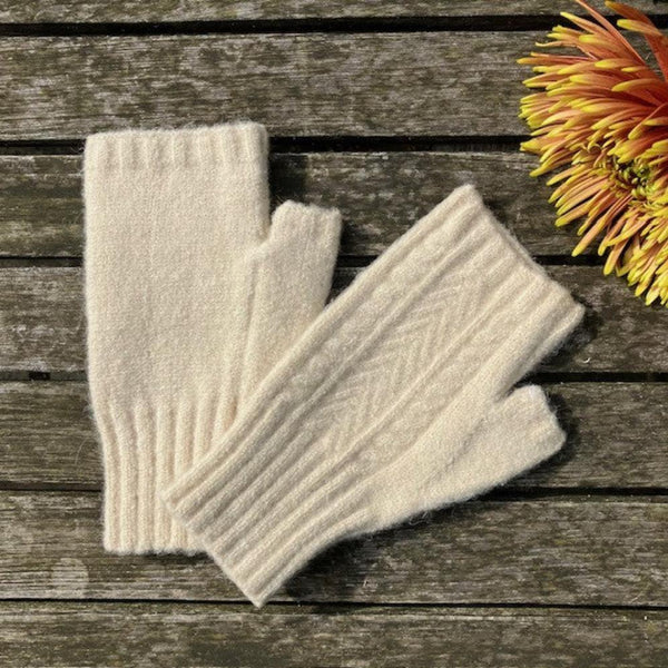 The Mildred Cashmere Fingerless Gloves Cream are luxurious and ideal if you want your fingers free but still have lovely cosy and warm hands