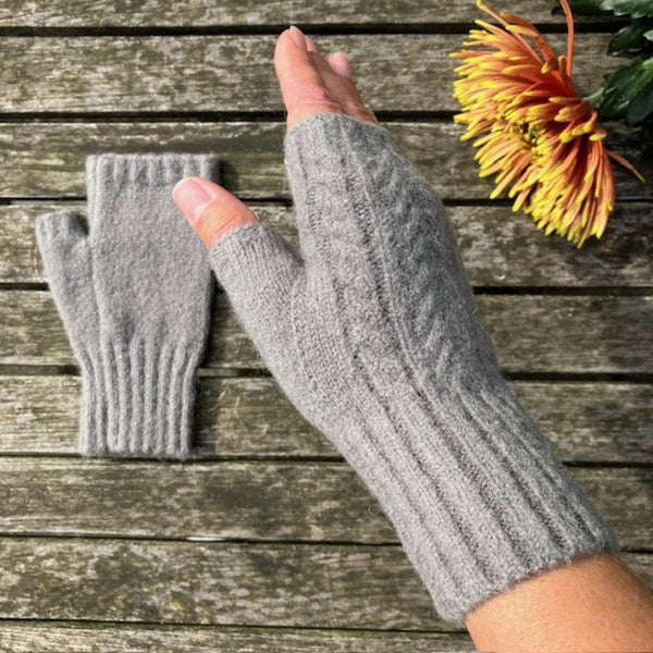 The Mildred Cashmere Fingerless Gloves Grey are luxurious and ideal if you want your fingers free but still have lovely cosy and warm hands