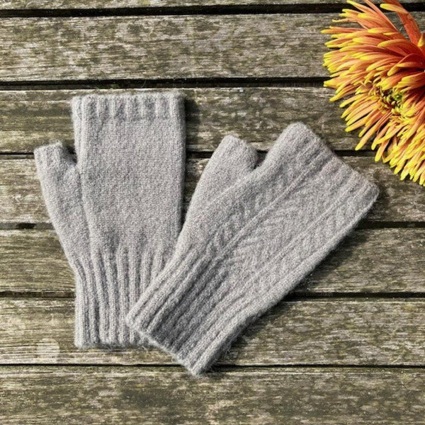 The Mildred Cashmere Fingerless Gloves Grey are luxurious and ideal if you want your fingers free but still have lovely cosy and warm hands