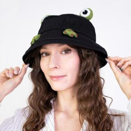 The Polly Frog Bucket Hat Black is a super fun and cute hat for kids and adults alike