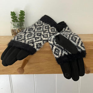 The Sloane Gloves are a fabulous combination of gloves with overlapping wrist warmers for added warmth