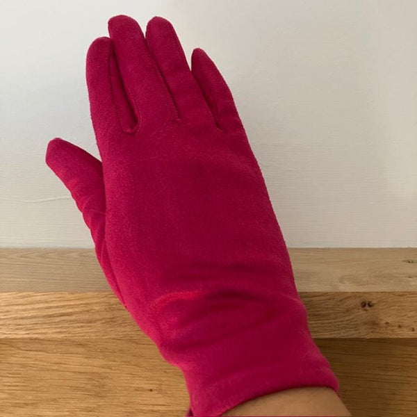 The Sloane Gloves Pink are a fabulous combination of gloves with overlapping wrist warmers for added warmth