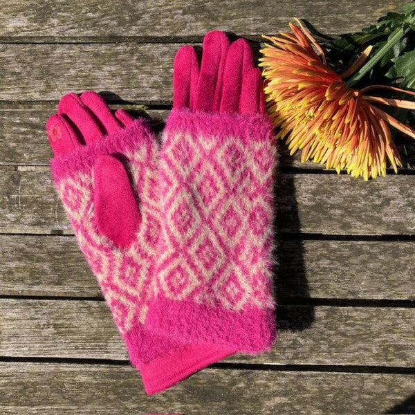 The Sloane Gloves Pink are a fabulous combination of gloves with overlapping wrist warmers for added warmth