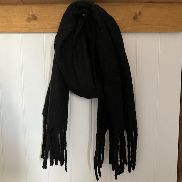 The Snuggle - Black scarf is incredibly soft, warm and cosy. Who knew a scarf could make you feel this good!