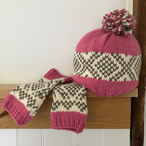 The Tabitha Hat & Fingerless Gloves Pink are a lovely cosy knitted set