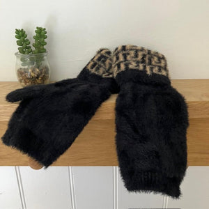 The Tess Fingerless Gloves Black are fabulously soft, fluffy and incredibly stylish