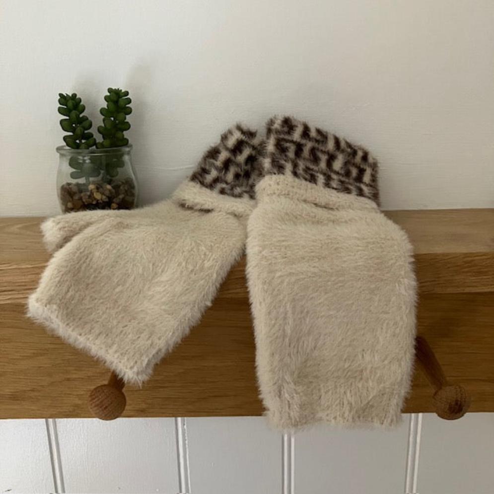 The Tess Fingerless Gloves Cream are fabulously soft, fluffy and incredibly stylish