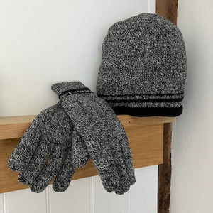 The Thorsten Hat & Gloves Set are the ideal cosy gift for men for when the weather turns cold