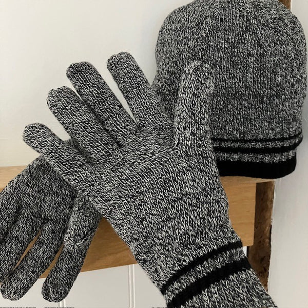 The Thorsten Hat & Gloves Set are the ideal cosy gift for men for when the weather turns cold