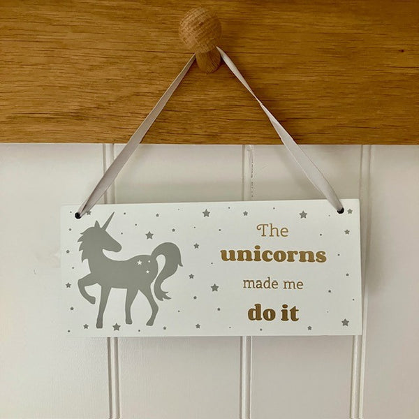 Fun cosy sign for Unicorn and horse fans.