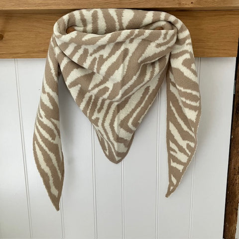 The Wren Scarf Ecru is a fabulous unique design that will keep you super cosy & warm