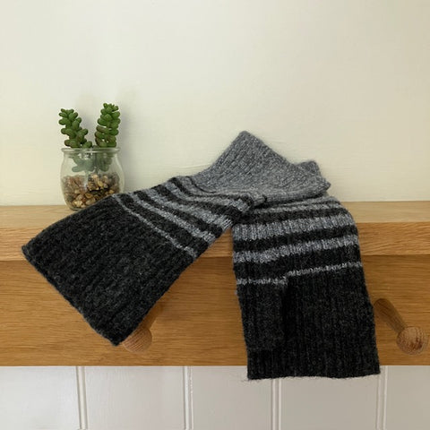 The Wylder Wrist Warmers Black & Grey for men are crafted in a soft, stylish knit. Warm, comfortable and perfect for chilly days