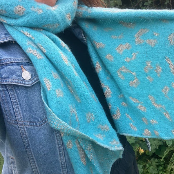 Layla Leopard Print Knitted Scarf Turquoise